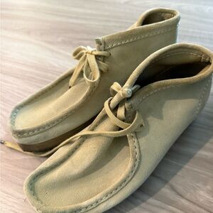 Clarks Women's Tan Ankle Booties